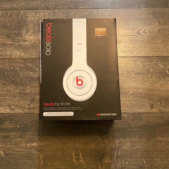 Beatssolo Other - Beats Solo by Dr Dre Headphones White
